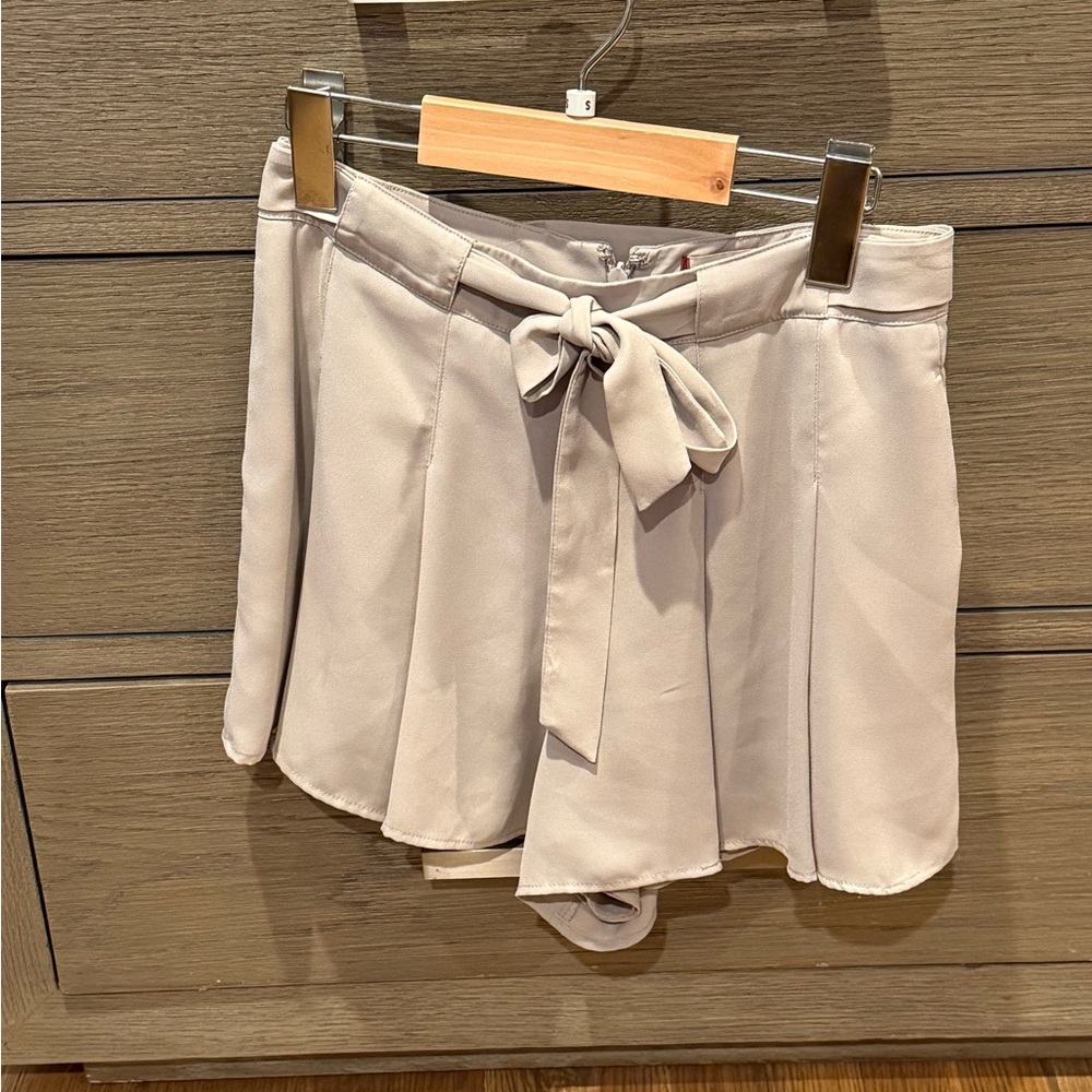 Aritzia Sunday Best Beige Skort with Bow Accent